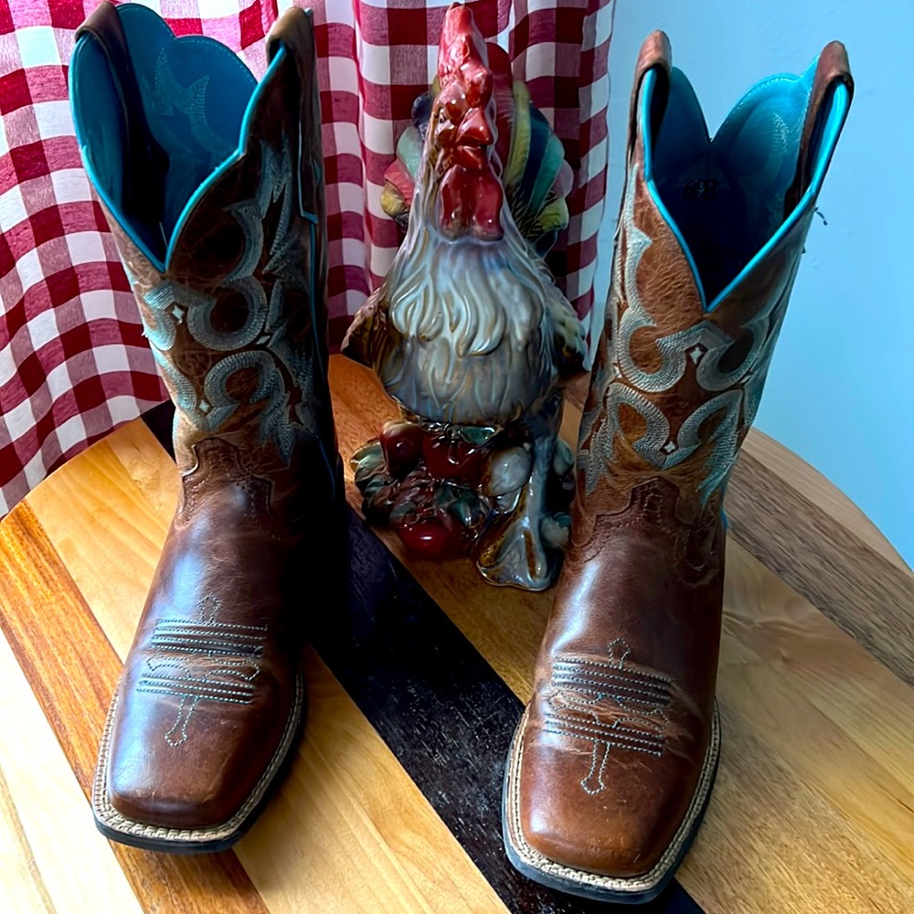 EUC WOMENS ARIAT BOOTS SIZE 6.5